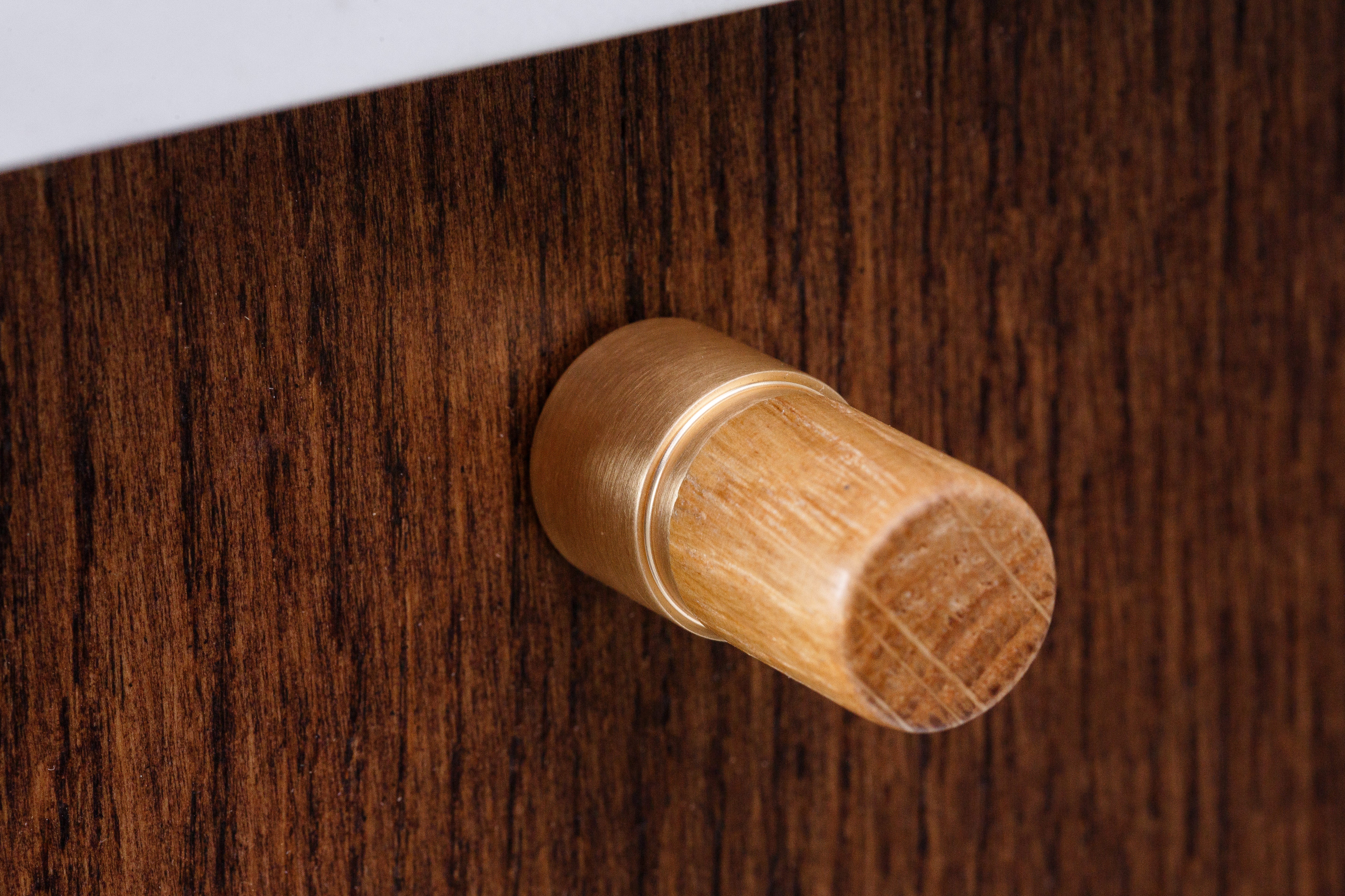 OK.4 Knob – Oak/Brass